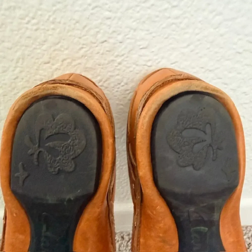 Clarks Huarache Sandals Women's 9.5 M Leather Upper Handwoven Brown Comfortable